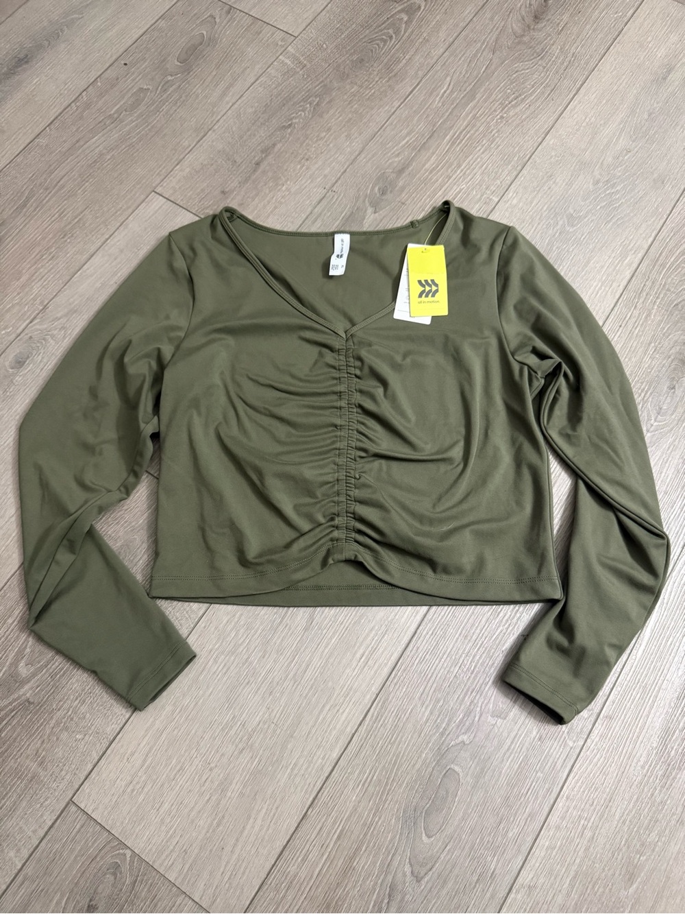 NWT all in motion Olive Green Ruched V-Neck Long Sleeve Crop Top size XL